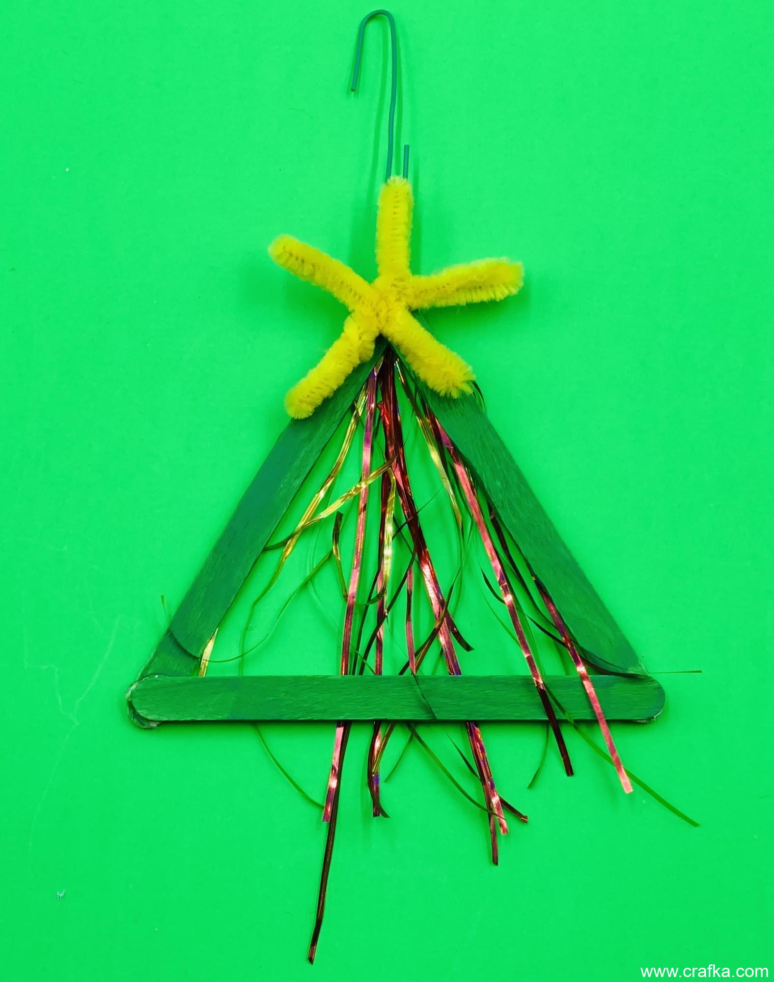 title/2020/12/12/a_christmas_tree_on_a_christmas_tree/title.jpg